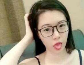 嗯啊好大艹我-3D电影高清字幕版在线播放